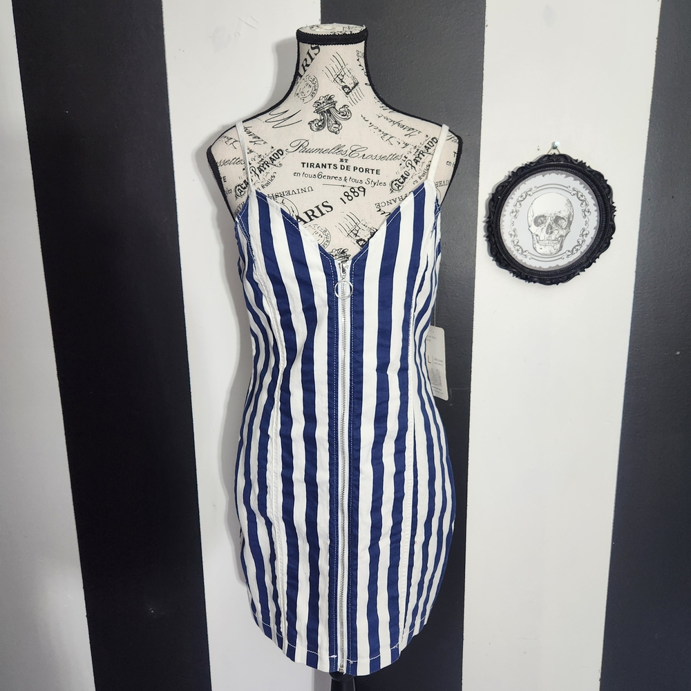 American Bazi Blue and White Striped Apparel